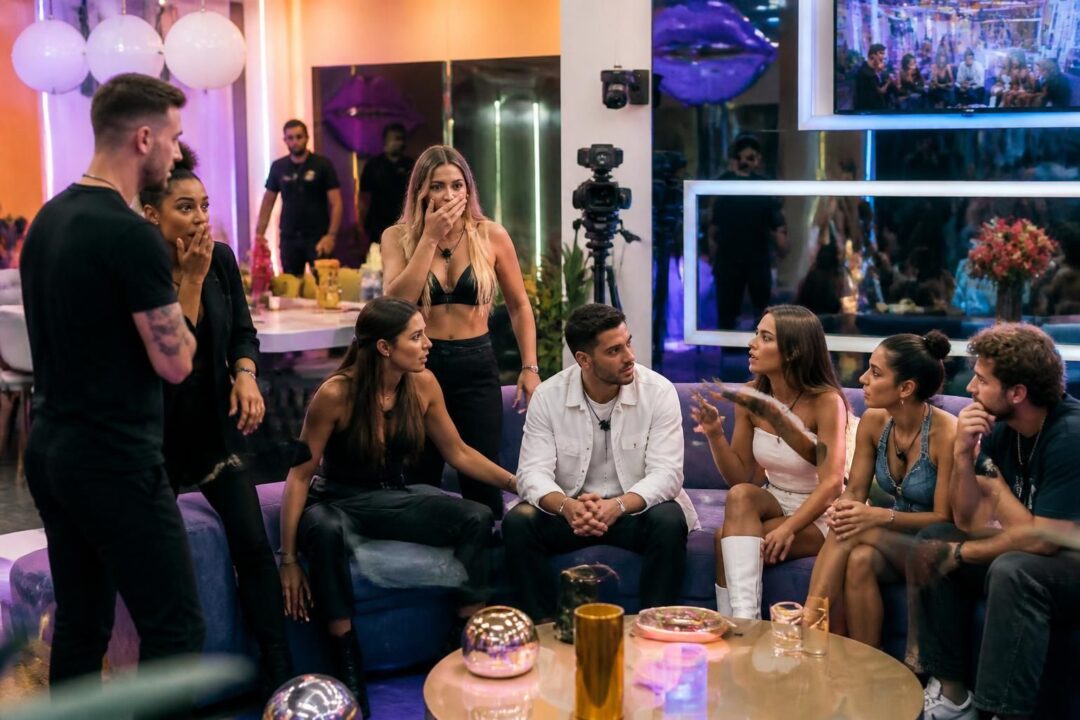 découvrez pourquoi des émissions de télé-réalité française comme secret story continuent de captiver et restent un phénomène culturel à revisiter aujourd'hui.